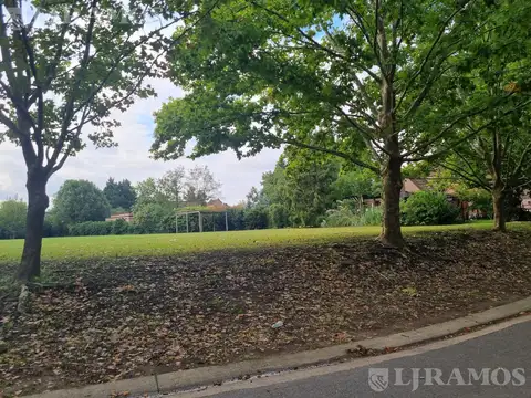 Terreno en Martindale C.C