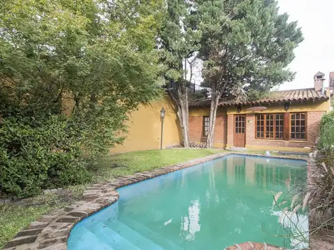 Casa 5 ambientes con 2 baños