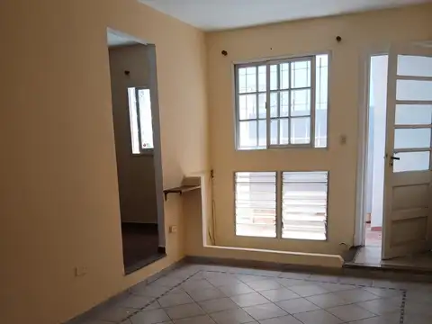 Depto Tipo Casa en Alquiler de 2 ambientes