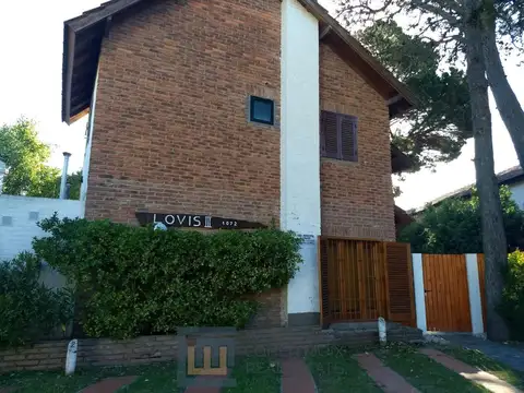 Besugo al 1072 y Del Centauro. Duplex refaccionado en Pinamar. Muy buena ubicación!