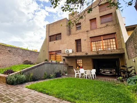 VENTA CASA 5 AMBIENTES EN AVELLANEDA