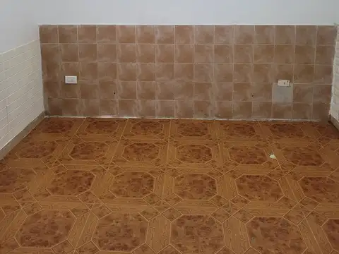 Depto Tipo Casa en Alquiler en Villa Lugano, $ 700.000