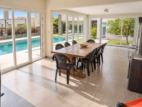 VENTA CASA EN ESTANCIA SMITHFIELD, ZÁRATE