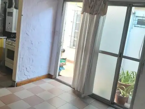 Depto Tipo Casa en Alquiler en Lomas de Zamora, $ 320.000