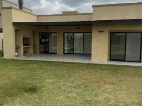 Casa en Venta 1 año