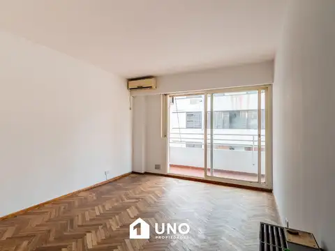 España y Mendoza - Dpto de 2 Dormitorios Externo.