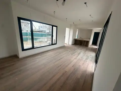 Casa 4 ambientes con 3 baños