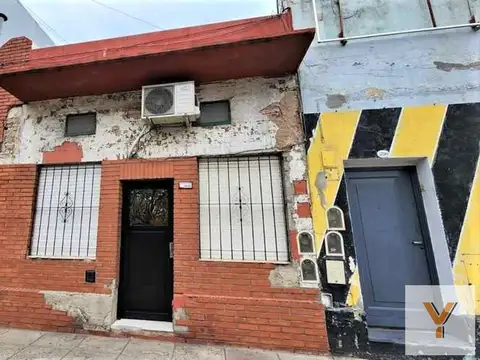 Casa en venta - 6 Dormitorios 6 Baños - 237Mts2 - Nueva Pompeya