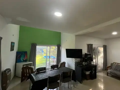 Casa 3 ambientes con 2 baños