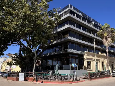 Departamento frente al Río Colón