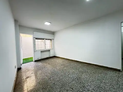 VENTA DEPTO 2 DORMITORIOS MAS PATIO CENTRO CORDOBA