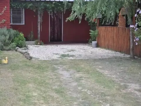 Casa 4 ambientes con 1 baño