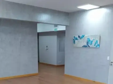 Oficina en Venta con 2 cocheras