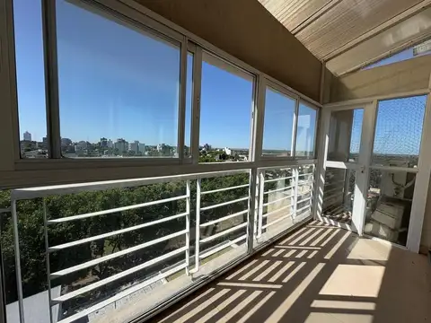 19 De Marzo 800, Piso 8