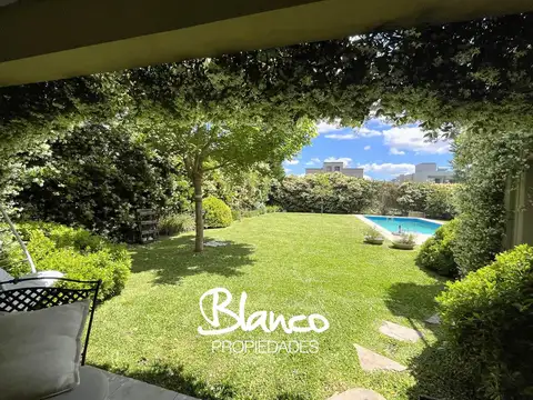 Casa en Venta en La Montura, USD 370.000