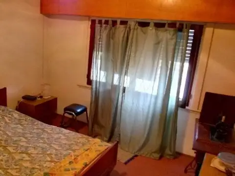 APTO A CREDITO VENTA 3 AMB CASA 2 PISOS CON FONDO LIBRE AZCUENAGUA  4500 CASEROS