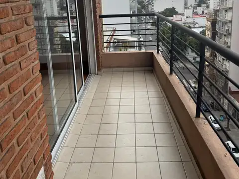 excelente monoambiente frente con balcon