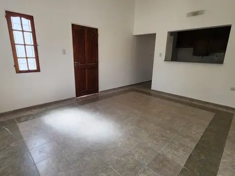 Casa en Alquiler en Parque Don Bosco, $ 1.100.000