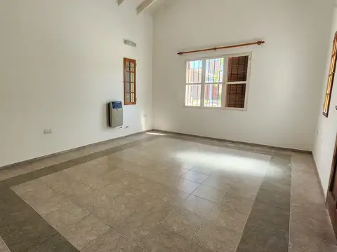 Casa en Alquiler de 3 dormitorios