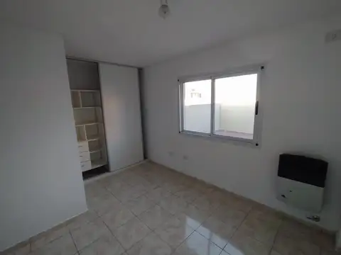 Departamento de 2 Ambientes con patio en Villa Dominico.