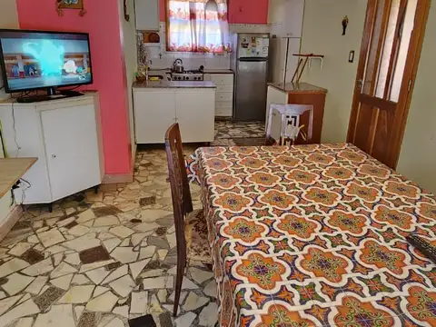 Casa 3 ambientes con 1 baño