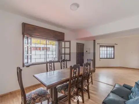 VENTA CASA 3 DORMITORIOS Y COCHERA EN BUCEO