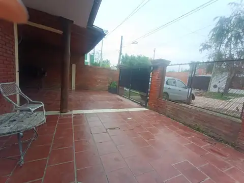 Casa 3 ambientes con 2 baños