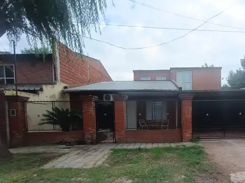 HERMOSA CASA 4 AMBIENTES PASO DEL REY