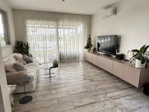 Casa 6 ambientes con 3 baños