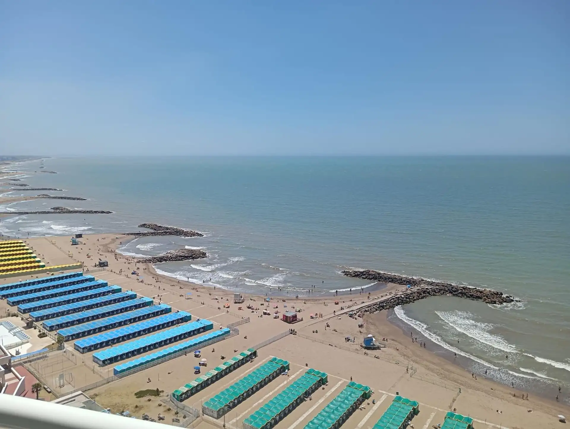 Departamento de 4 ambientes con dependencia y cochera - Vista al Mar - La Perla