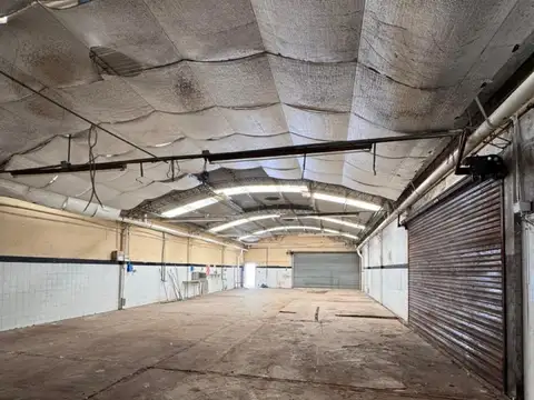 Galpón en Alquiler en Dique 1 – 360 m² Cubiertos   Oficinas, Ensenada