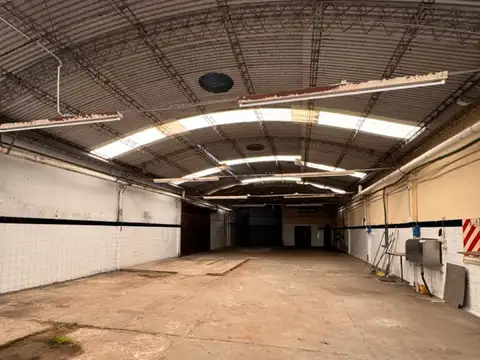 Galpón en Alquiler en Dique 1 – 360 m² Cubiertos   Oficinas, Ensenada