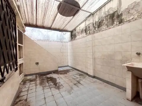 Casa 4 ambientes con 1 baño