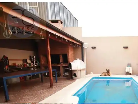 Casa 7 ambientes en Venta  - Ramos Mejia