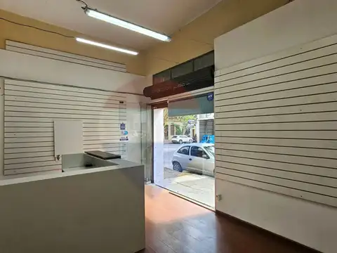 ALQUILER LOCAL EN LA COMERCIAL