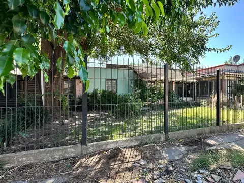 Local comercial y casa de 5 ambientes en venta Garín Centro Escobar Oportunidad