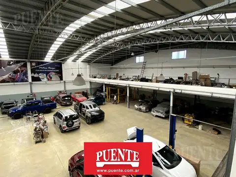 Edificio Comercial y Taller en Venta sobre gran avenida Ideal rubro Automotor