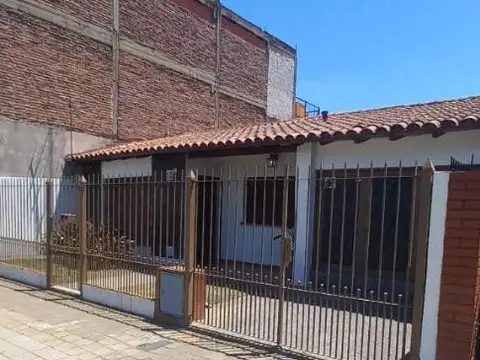 Casa en Venta en Banfield, USD 99.000