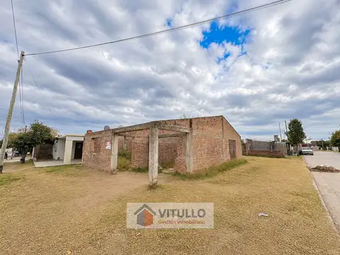 LOTE EN VENTA CON OBRA A TERMINAR