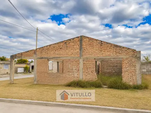 LOTE EN VENTA CON OBRA A TERMINAR