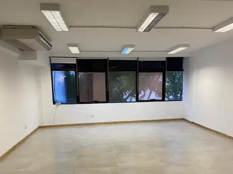 Oficina 2 ambientes con 1 baño