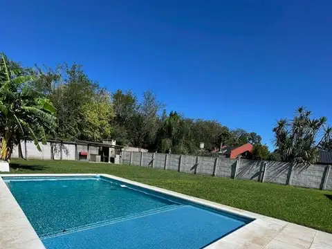 VENTA CASA PILETA EL BOSQUECILLO - EZEIZA -PERMUTA