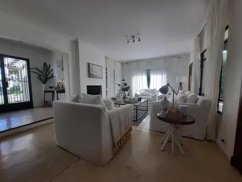 Casa en Alquiler en Santa Barbara, USD 2.900