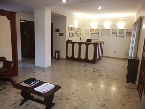 Local en Venta en Versalles, USD 225.000