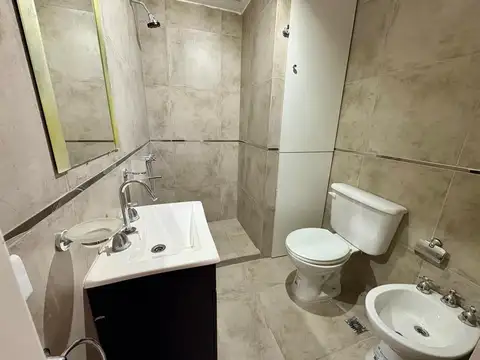 ALQUILER MONOAMB. AL FRENTE APTO PROFESIONAL