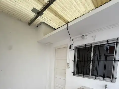 Depto Tipo Casa 2 ambientes con 1 baño