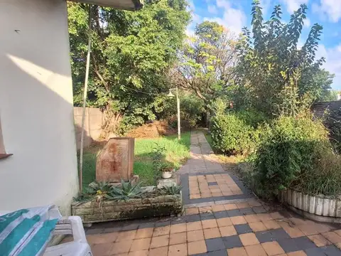 CASA CON JARDIN EN VENTA LOMAS DE ZAMORA
