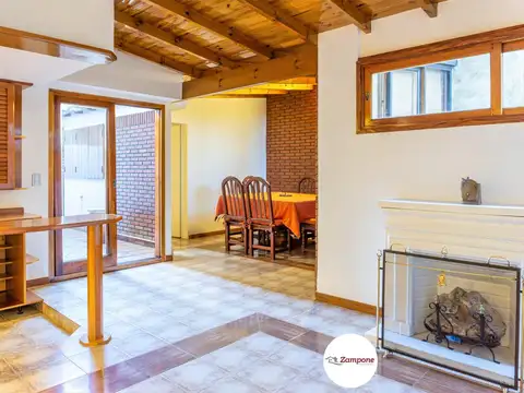 VENTA  - DEPTO. TIPO CASA  -4  Ambientes - CABALLITO - con PATIO