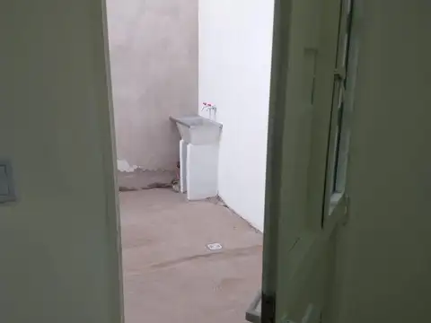 Depto Tipo Casa 2 ambientes con 1 baño