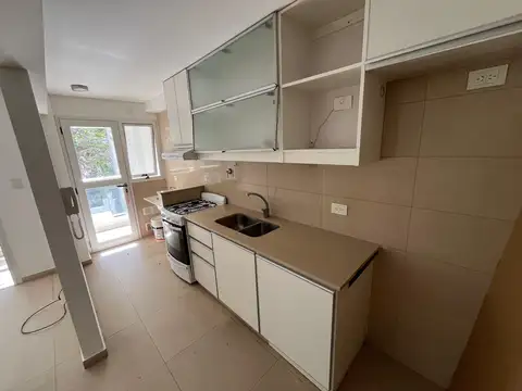 Departamento en venta de un dormitorio con balcón al frente